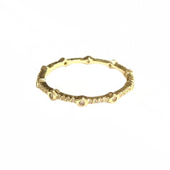 Noelia Bezel Pave Thin Band