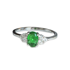 Geovana Oval Emerald Gemstone Ring