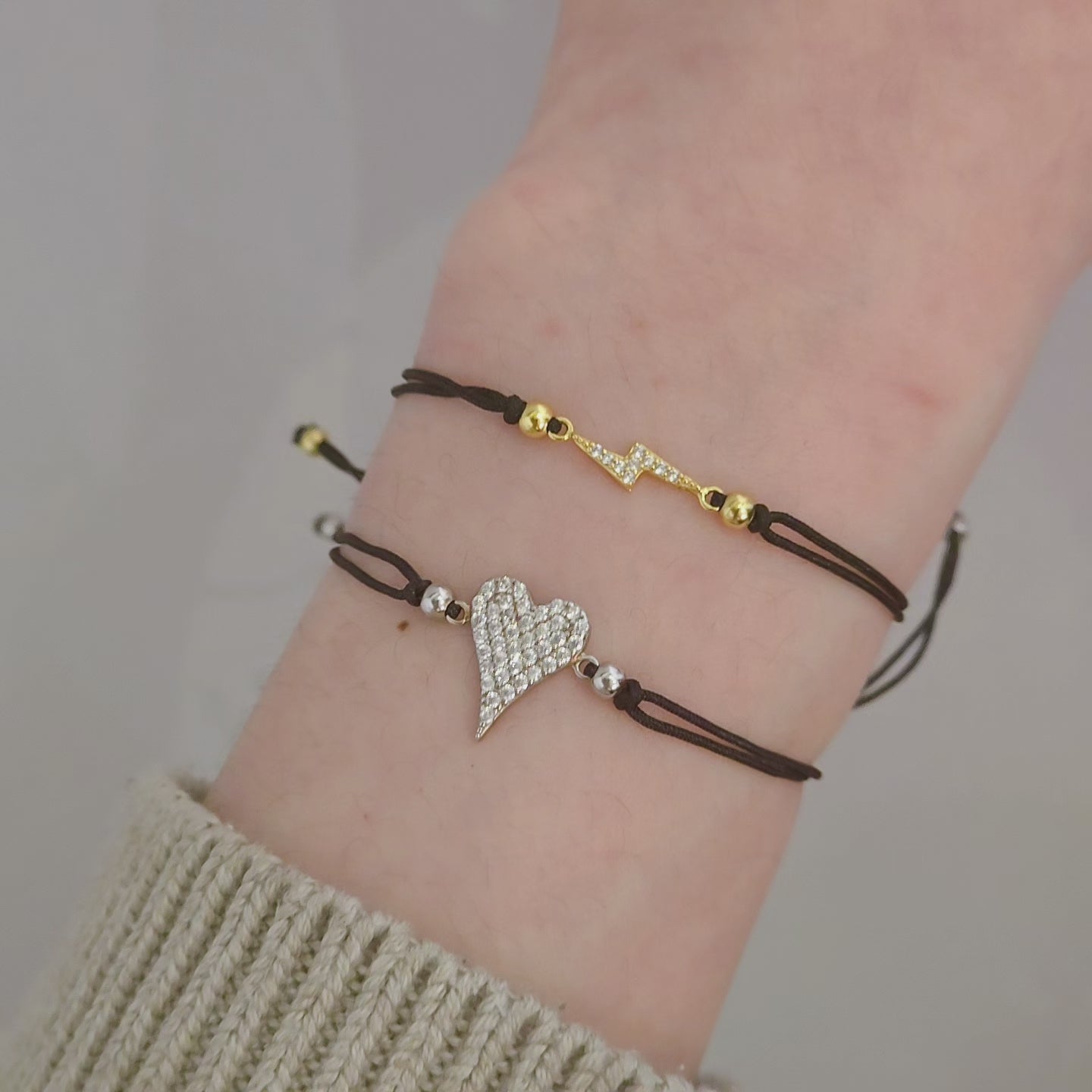 Pointy Heart Black Thread Bracelet