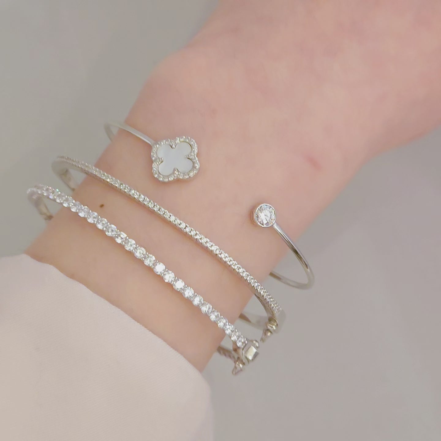 Amy Thin Tennis Clasp Bangle