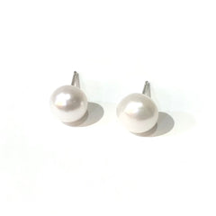 Pearlea Freshwater (M) 8mm Studs